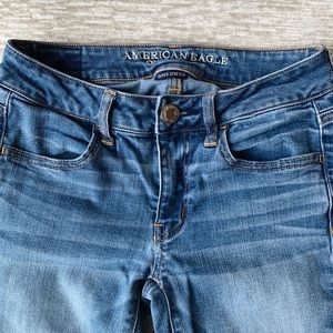 AMERICAN EAGLE SUPER STRETCH JEANS